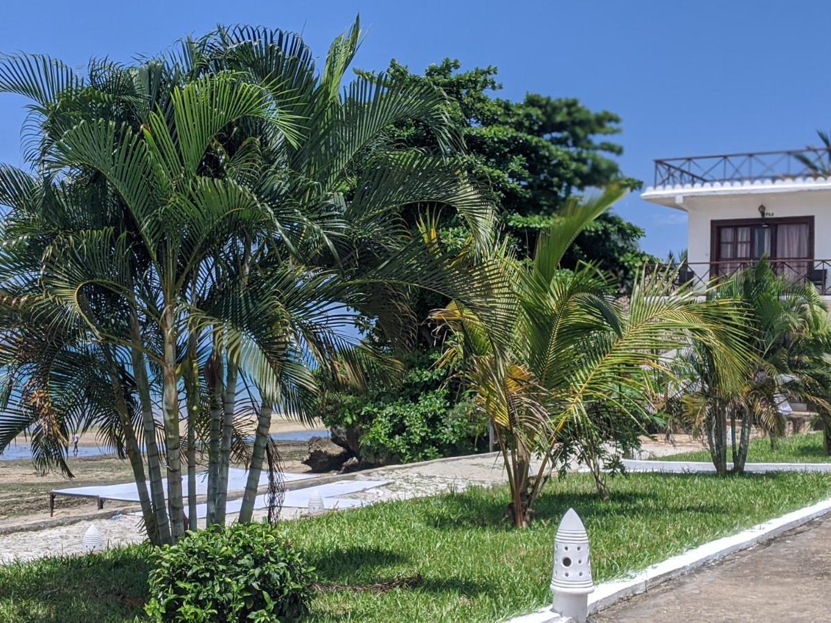 Bububu Amaan Ocean Hotel Kihinani מראה חיצוני תמונה