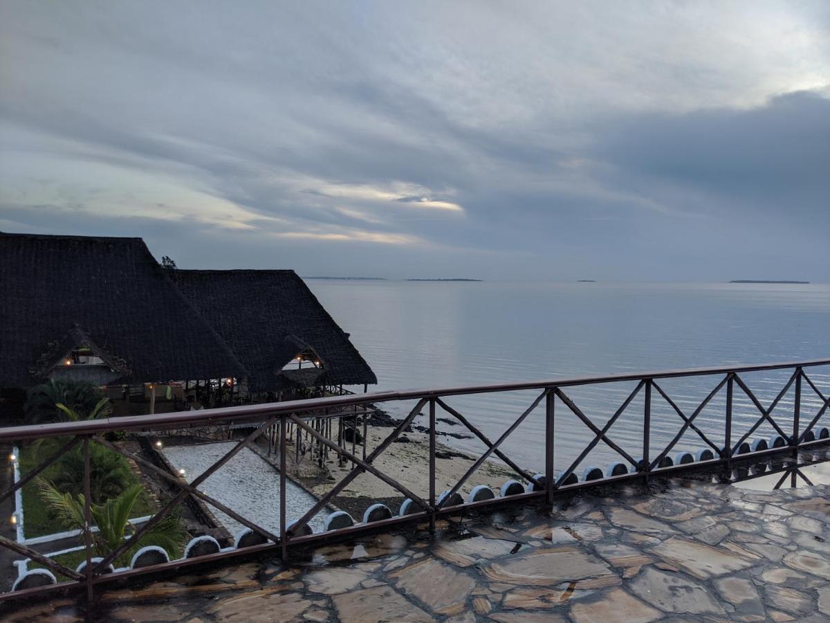 Bububu Amaan Ocean Hotel Kihinani מראה חיצוני תמונה